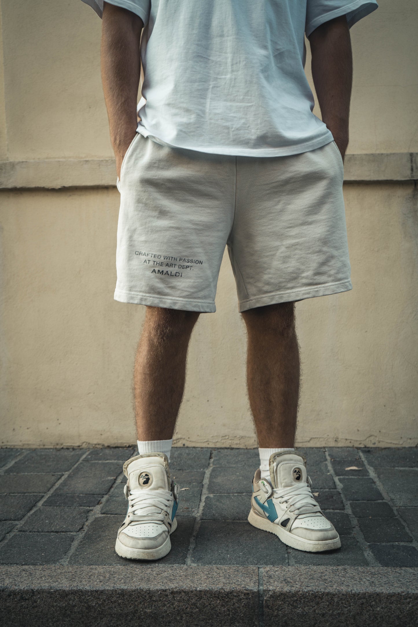 AMALDI ART DEPT Shorts Vintage White